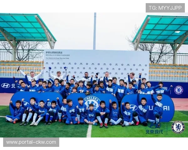 英超俱乐部开展社区活动，推广足球青少年参与计划