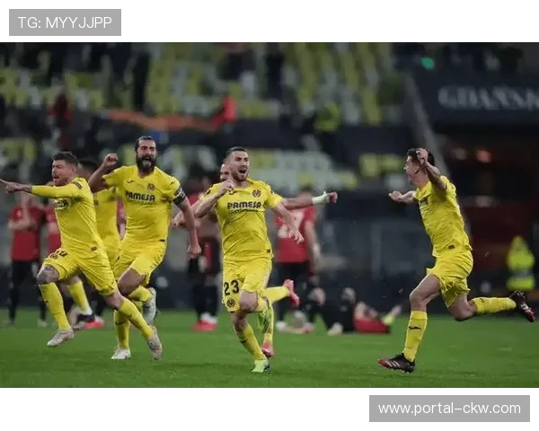 终场哨响，得知另一赛场保级对手取胜后，埃尔切球员面露沮丧