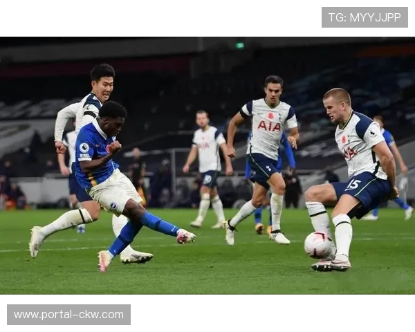 英超裁判标准争议再起:VAR应用一致性受质疑 英超裁判标准争议再起:VAR应用一致性受质疑